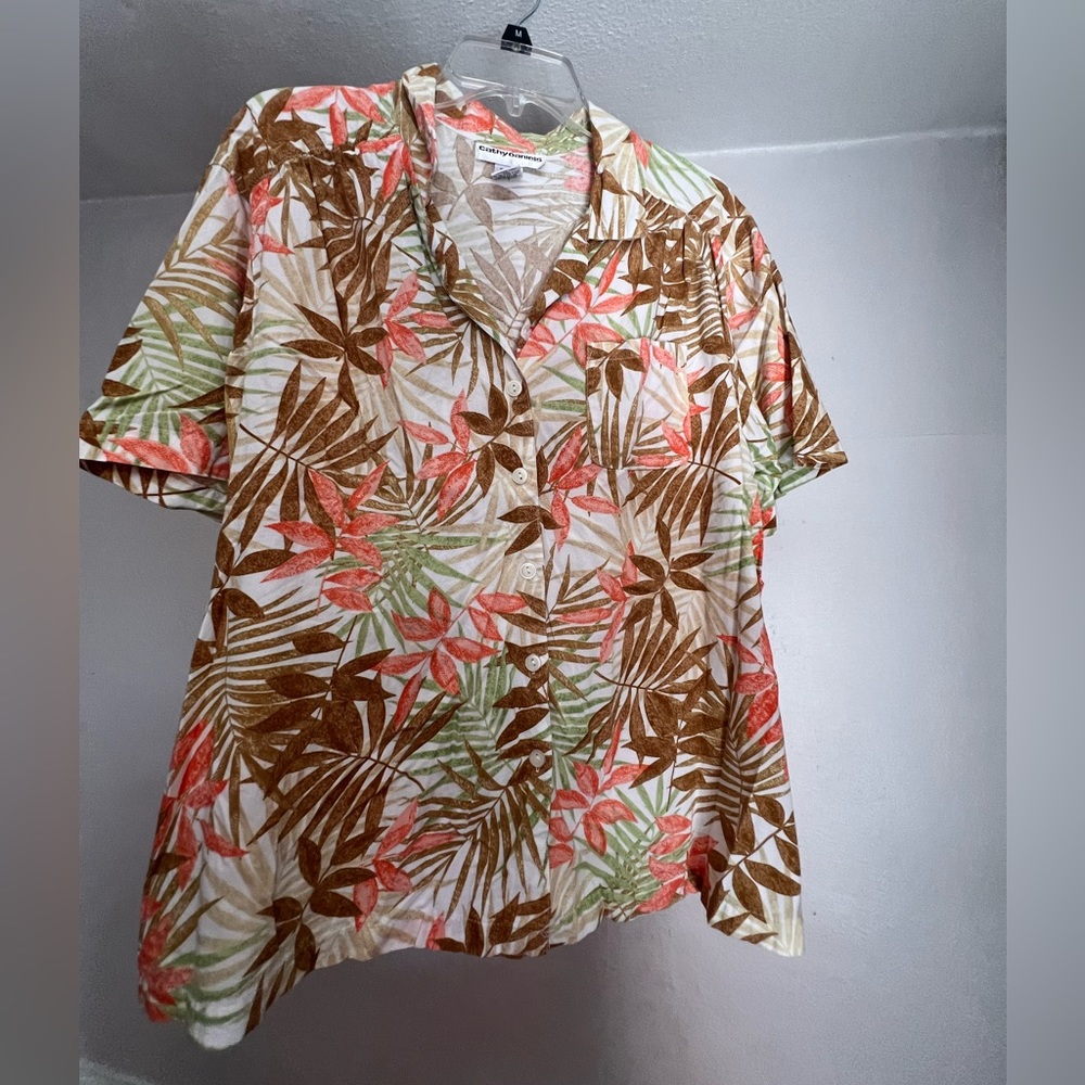 Women’s floral button down shirt, size 1x